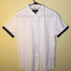 Forever 21: White Button Up